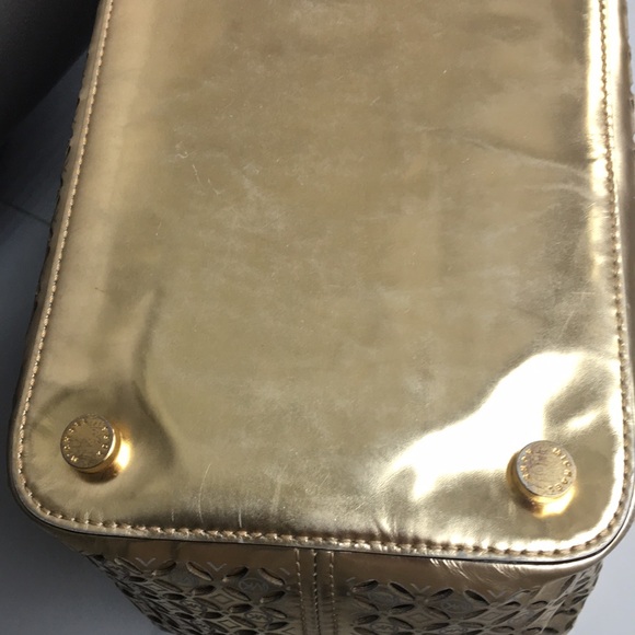 Michael Kors Flower Perforated Tote Gold - Picture 9 of 16